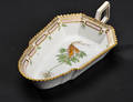 Kgl. Porcelæn, Flora Danica, bladformet asiet Denne auktion er annulleret2006364