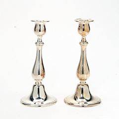 Par stager af sterlingsølv. Svend Toxværd. Danmark 20. årh. H. 20 cm. 2