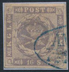 1854. 16 sk. gråviolet. Lille brevklip med SVENSK ovalt DAMPSKIBSTEMPEL. Sjældent.