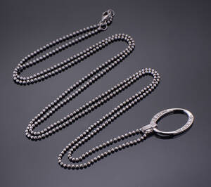 8399 - Halskæde af sølv med brillantvedhæng af 14 kt. Guld