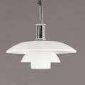Poul Henningsen PH 4½-4. Pendel med ophæng og fatningshus af højglansforkromet, ekstruderet aluminium, skærme af 3-lags mundblæst opalglas.