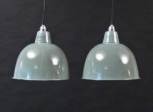 Ett par taklampor i emaljerad plåt 2