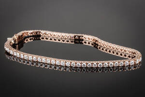 Brillantarmbånd af rosa guld 18 kt., ca. 2.13 ct. Denne vare er sat til omsalg under nyt varenummer 4288694