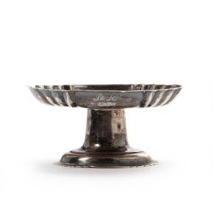 Barok sukkerfad af sølv. Mester Jens Nielsen Randers, København 1731. Vægt 127 gr. H. 6 cm.