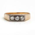 Diamantring af 14 kt. guld og hvidguld prydet med brillantslebne diamanter. Str. 55. 1930-1940erne.