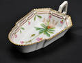 Kgl. Porcelæn, Flora Danica, bladformet asiet