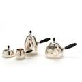Georg Jensen Kaffeservice af hammerslået sterlingsølv. Bestående af kaffekande, thekande, flødekande og sukkerskål. 4
