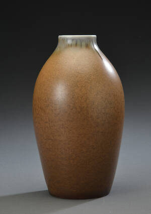 Dahl Jensen. Vase af stentøj