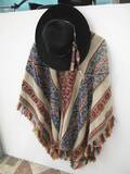 Poncho  hatt, Peru