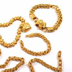 Halskæde og armbånd samt defekt halskæde i tre stykker alt af 23 kt. guld. Vægt 118 gr. Armbånd L. 18. 5