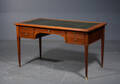 Skrivebord af mahogni med læderplade