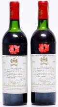 2 bts. Château Mouton Rothschild, Pauillac. 1. Cru Classé 1972 B tsus.