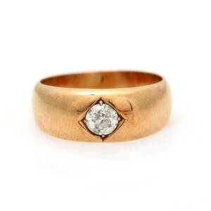 Diamantring af 14 kt. guld prydet med brillantsleben diamant. Str. 61.