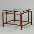 Henning Nørgaard Kvadratisk sofabord med stel af palisander, top af glas. Udført hos Komfort, Randers. H. 38. L. 50. B. 50.