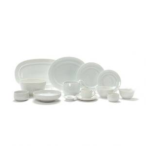 Henning Koppel Form 678. Service af blanc de chine. Udført og stemplet hos BG. 58