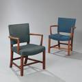 Kaare Klint Et par armstole med med stel af mahogni. Sæde samt ryg betrukket med blåt stof. Udført hos Rud Rasmussen snedkerier. 2