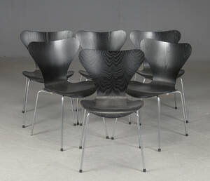 Arne Jacobsen. Seks syverstole model 3107 6