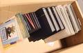 Skandinavien. Stor fyttekasse med lagerparti Danmark i 3 bind. Parti Sverige i 3 ringbind incl. hæfter, DK-prestige-mapper m.m.