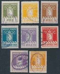 1905-1915. 8 stemplede Pakkeporto 1 kr. orange med fold. AFA 6205
