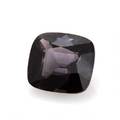 Uindfattet ubehandlet cushion-cut titanium lilla spinel på ca. 7.36 ct. Ca. 2013.