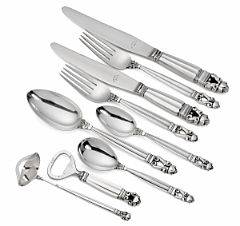 Johan Rohde Kongemønster. Bestik af sterlingsølv. Georg Jensen efter 1945. Vægt eksklusive dele med stål 2555 gr. 68