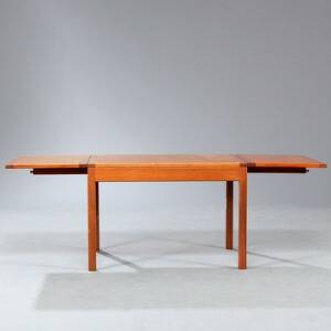 Børge Mogensen Sofabord af mahogni med klapper. Model 5360. Udført og mærket hos Fredericia stolefabrik. H. 54. L. 85.160. B. 60.
