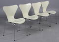 Arne Jacobsen. Sæt på fire stole syveren, model 3107 4
