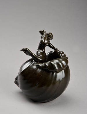 Just Andersen 1884-1943, vase af discometal nr. D 2395