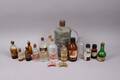 Diverse apoteksflaskor mm