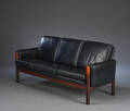 Dansk møbelproducent. 3-pers sofa i læder.