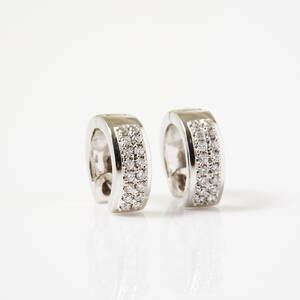 Örhängen 14 k vitguld diamanter