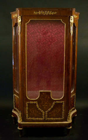 Vitrinskåp med holländsk intarsia