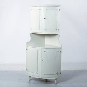 HÖRNSKÅP Gustaviansk stil