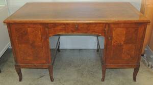 Skrivbord 140x73cm Höjd 77cm