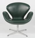 Arne Jacobsen. Svanen lænestol, model 3320. Red label