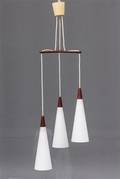 Dansk lampeproducent Loftlampe i teak med tre skærme i opalglas