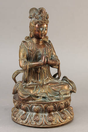Kinesisk Guanyin på lotustrone