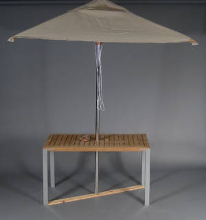 Rektangulært havebord samt parasol 2