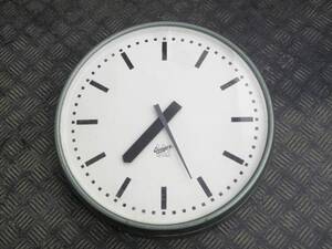 Väggur, märkt LM Ericsson