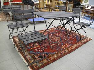 Trädgårdsgrupp, bord 4 st stolar