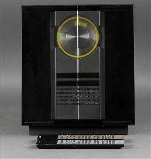 Bang  Olufsen. Beocenter 2300 med fjenbetjeninger 3