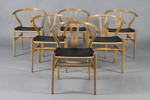 Hans J. Wegner. Sæt på seks Y-stole af egetræ, model CH-24 6