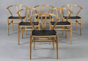 Hans J. Wegner. Sæt på seks Y-stole af egetræ, model CH-24 6