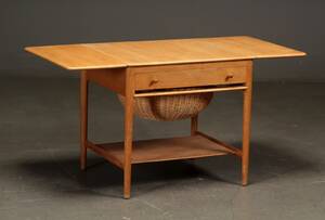 Hans J. Wegner. Sybord af eg, model AT-33