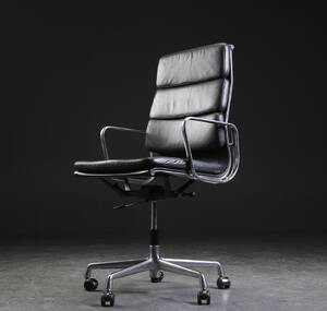 Charles Eames. Kontorstol EA 219, sort læder