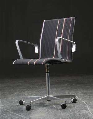 Arne Jacobsen. Oxford kontorstol, Paul Smith stof 