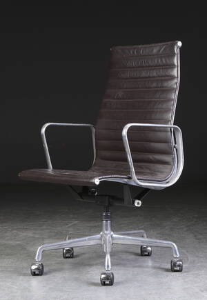 Charles Eames. Kontorstol, Aluminium Group, læder