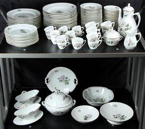 Bing  Grøndahl, Krysantemum kaffe- og spisestel 101 