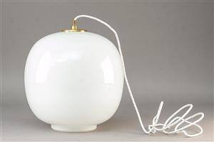 Vilhelm Lauritzen for Louis Poulsen. Radiohus pendel