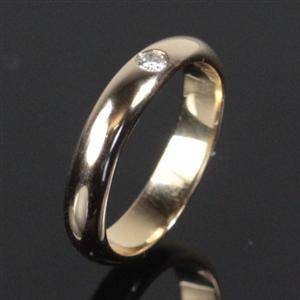 Ring i 14 kt. guld med brillant